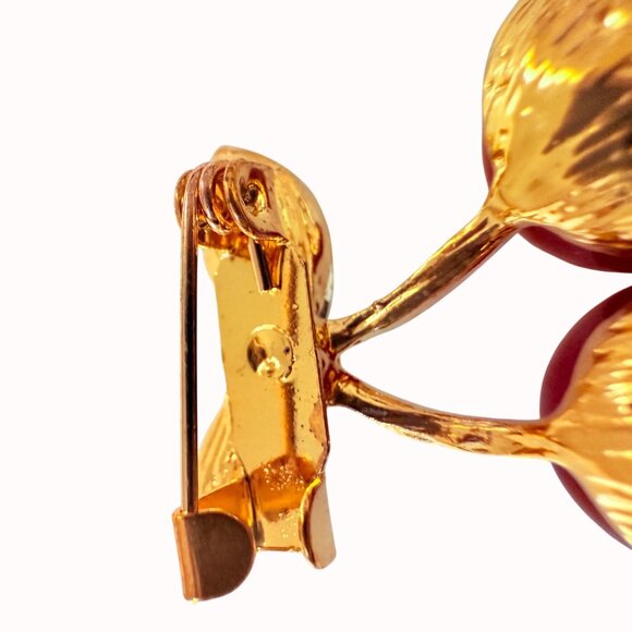 Red Enamel Cherry Brooch Pin Green Acrylic Gem Gold Tone Metal - Picture 8 of 14